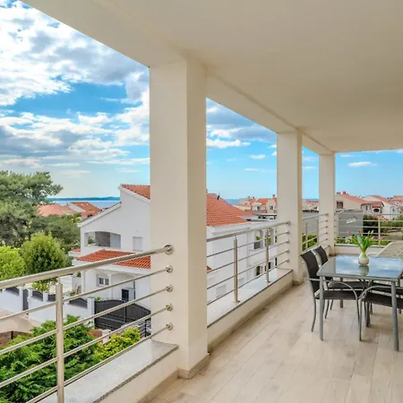 Deluxe Carlotta * 자다르